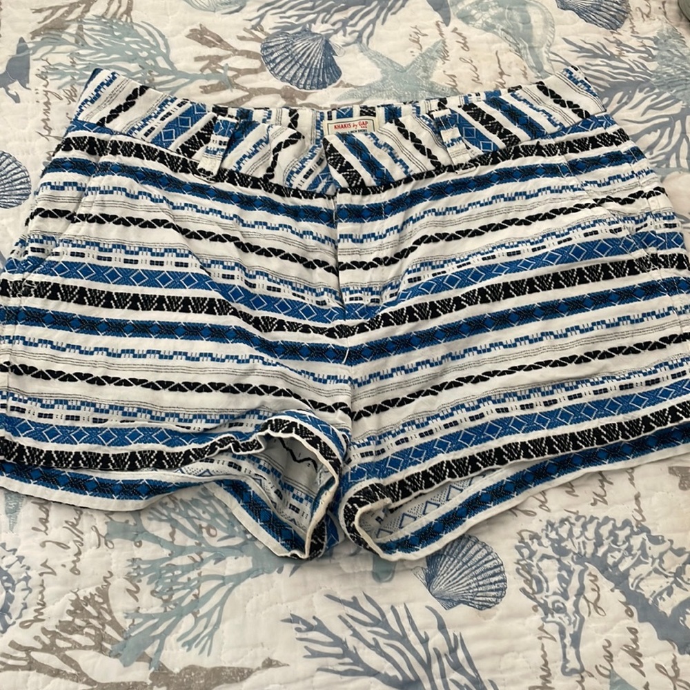 GAP city short 3 inch